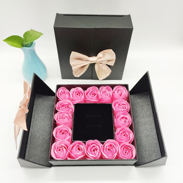 Gift Box: Sophisticated Floral Keepsake