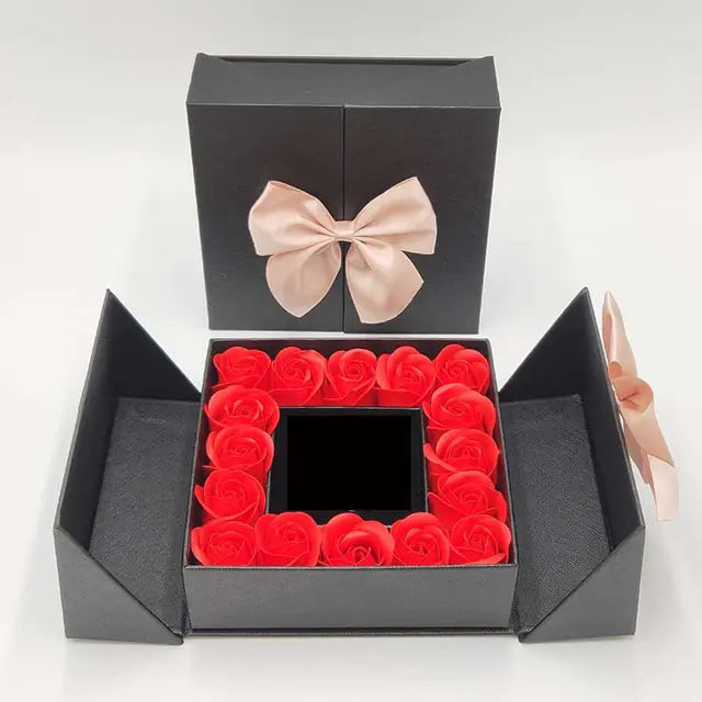 Gift Box: Sophisticated Floral Keepsake